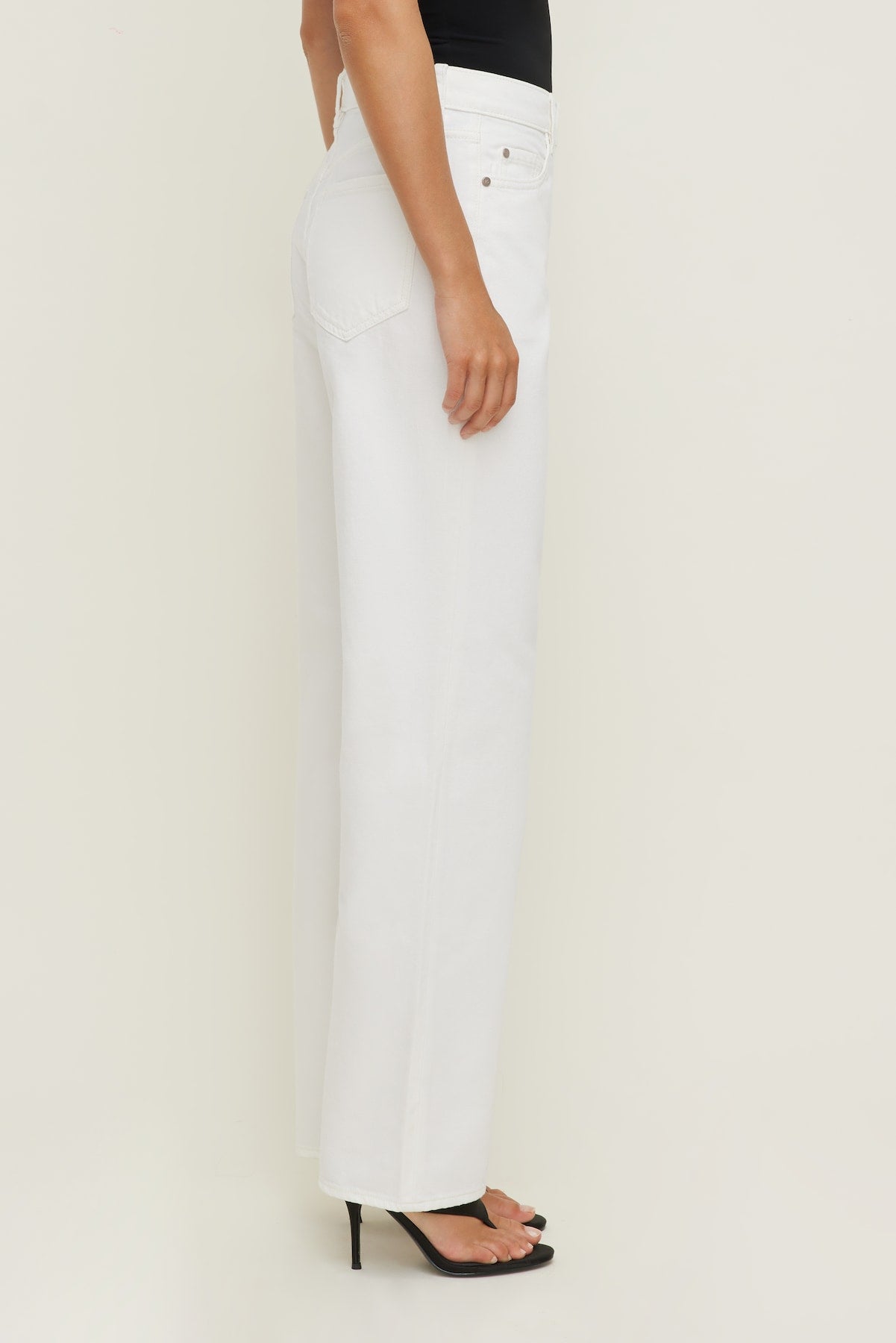 Mika Mid Rise Relaxed Straight Leg Jeans  Beige - Dynamite