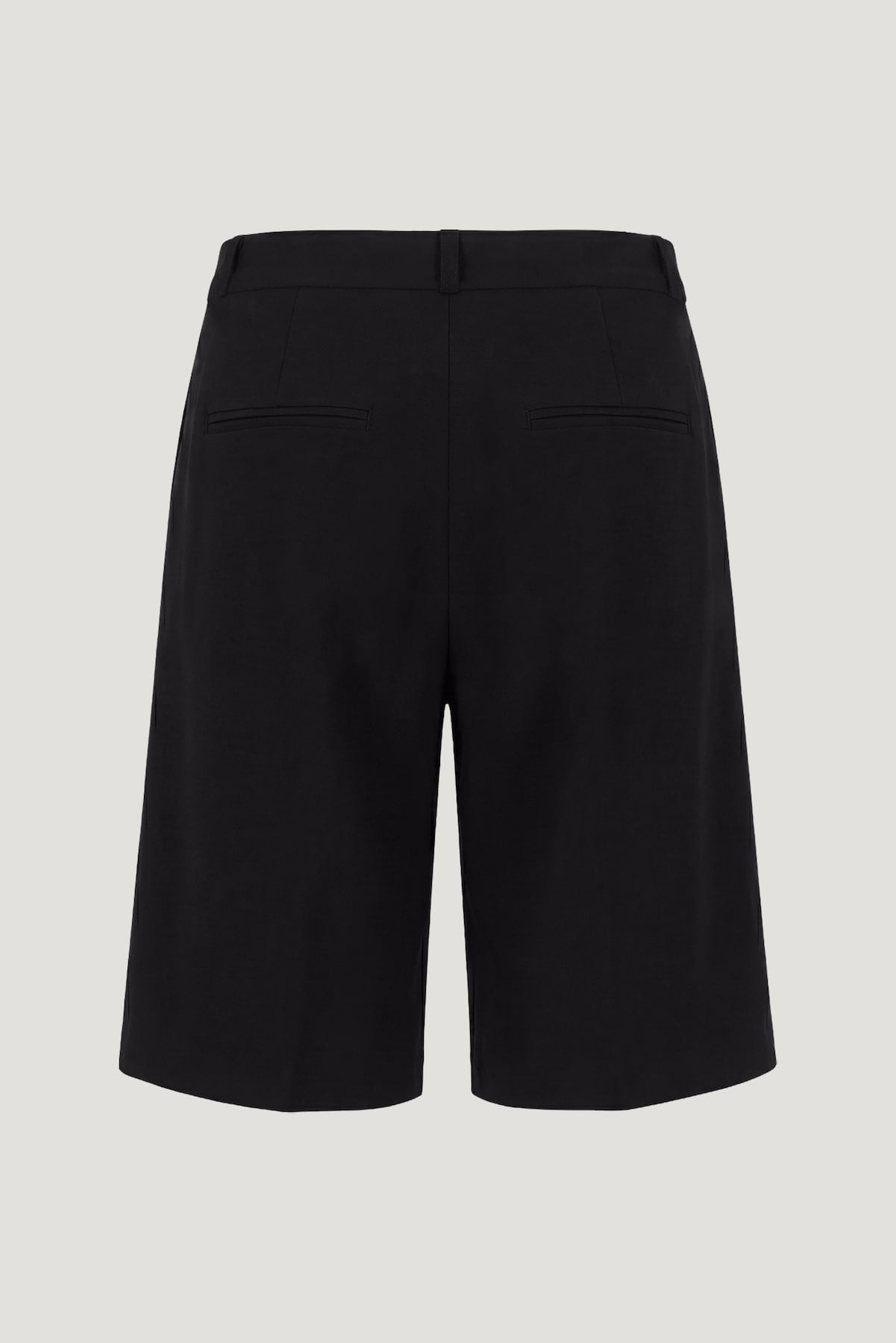 Mid Rise Bermuda Shorts Black - Dynamite