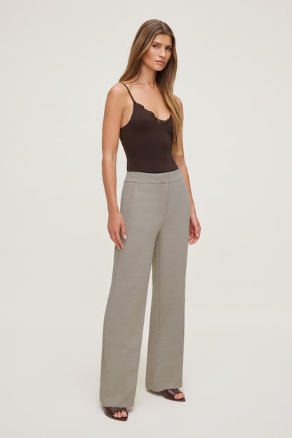 Yasmin Airflow Straight Leg Pants Beige - Dynamite