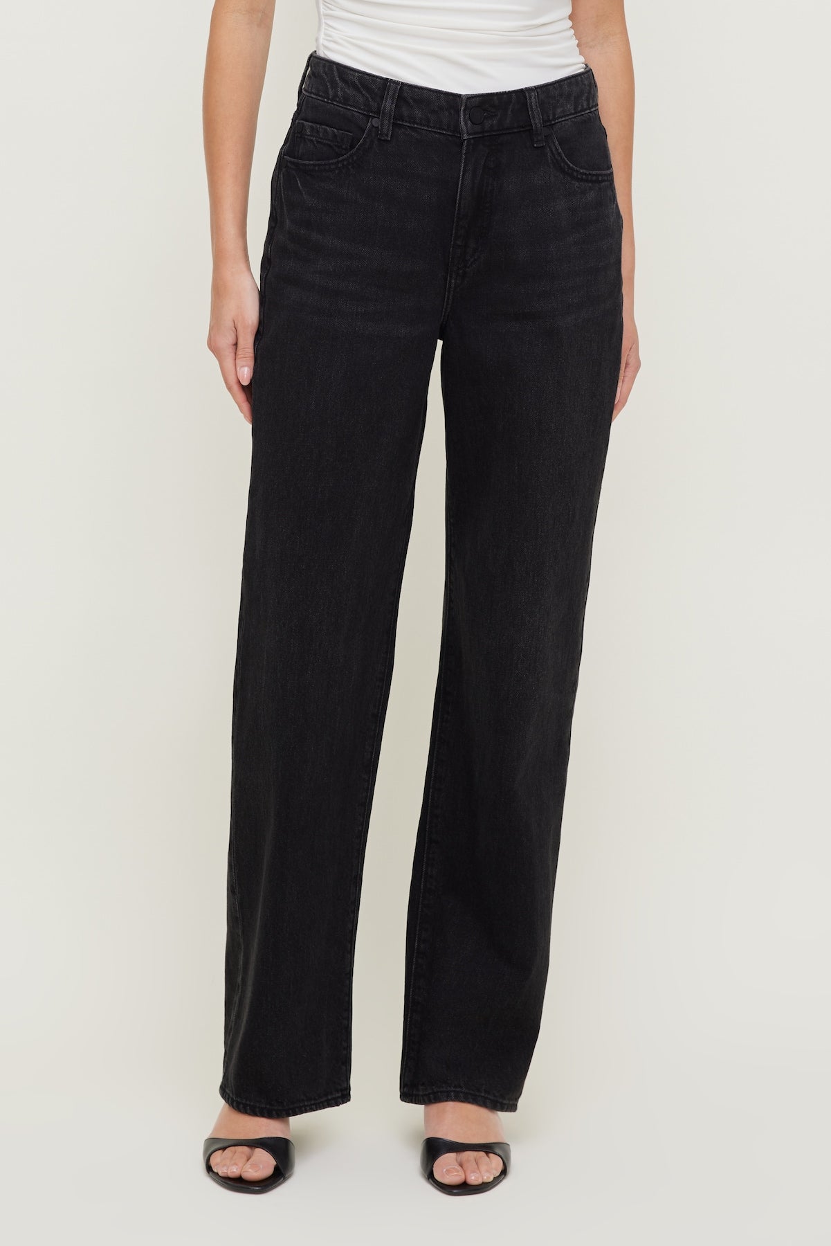 Mika Mid Rise Relaxed Straight Leg Jeans Black - Dynamite