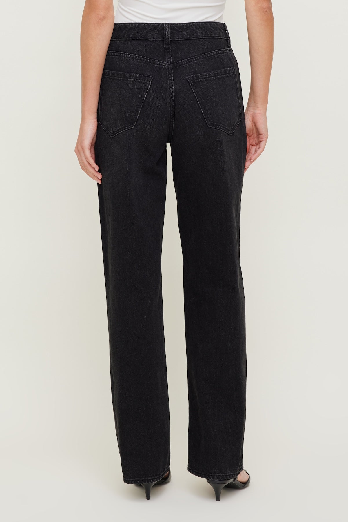 Mika Mid Rise Relaxed Straight Leg Jeans Black - Dynamite