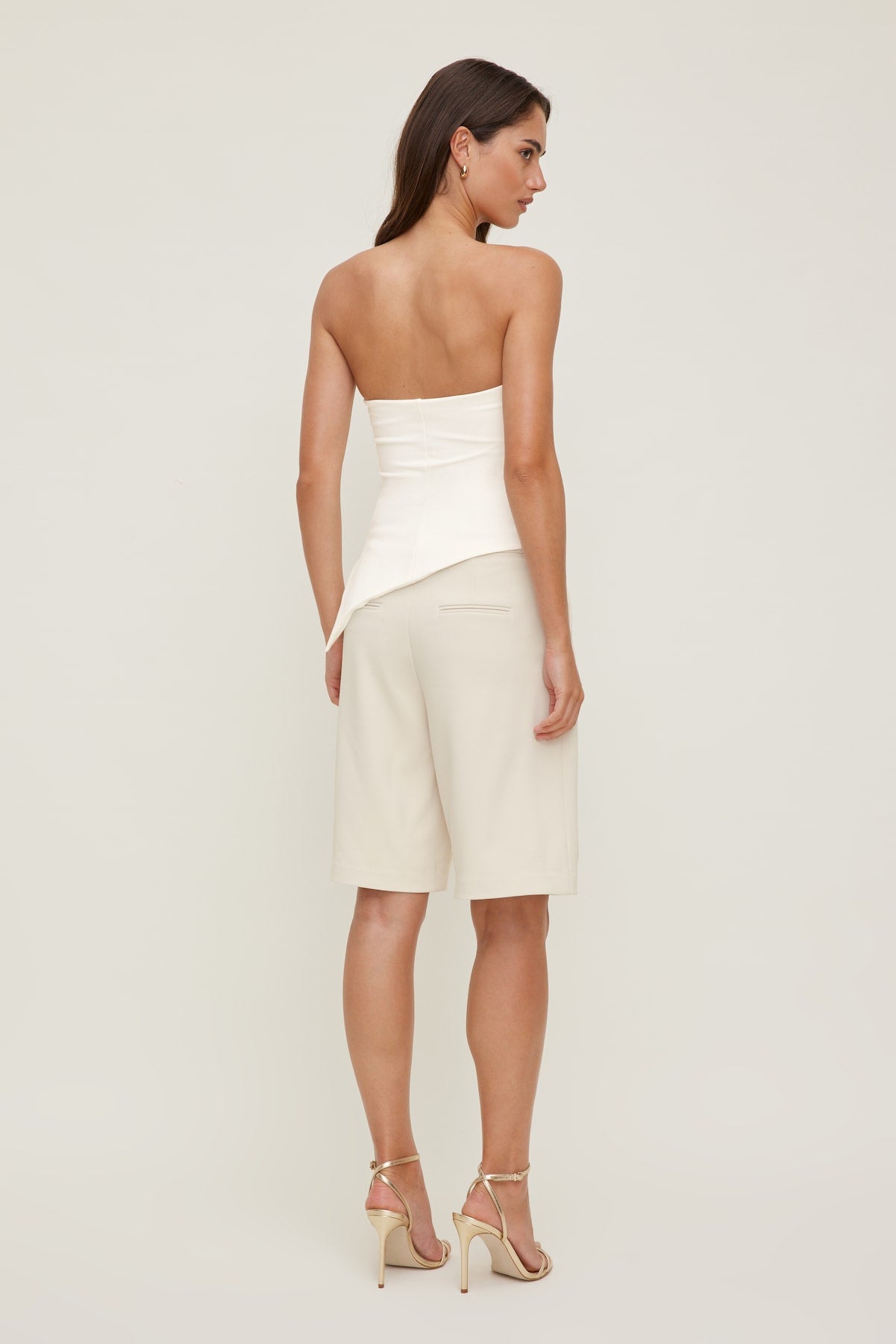 Mid Rise Bermuda Shorts Beige - Dynamite