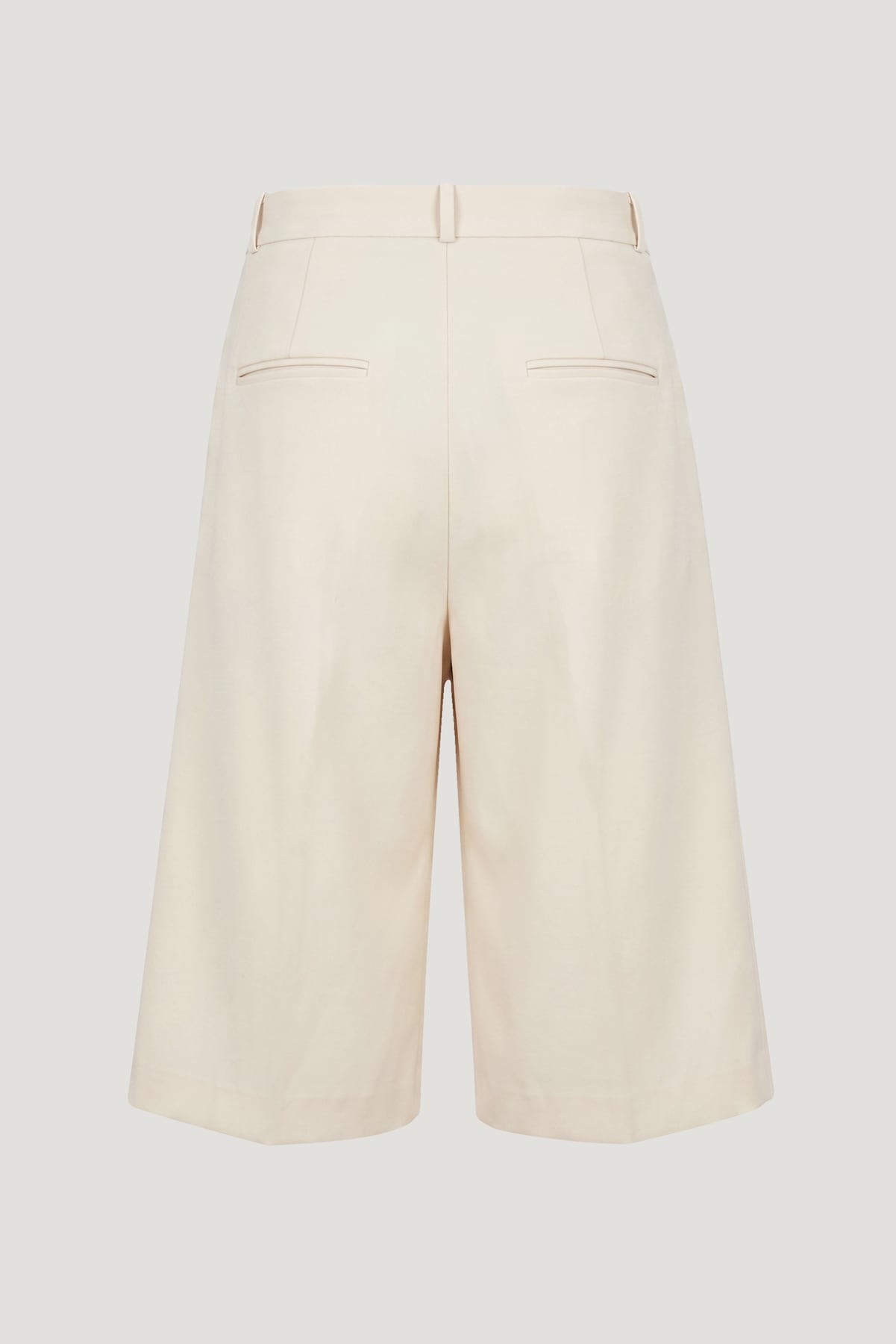 Mid Rise Bermuda Shorts Beige - Dynamite