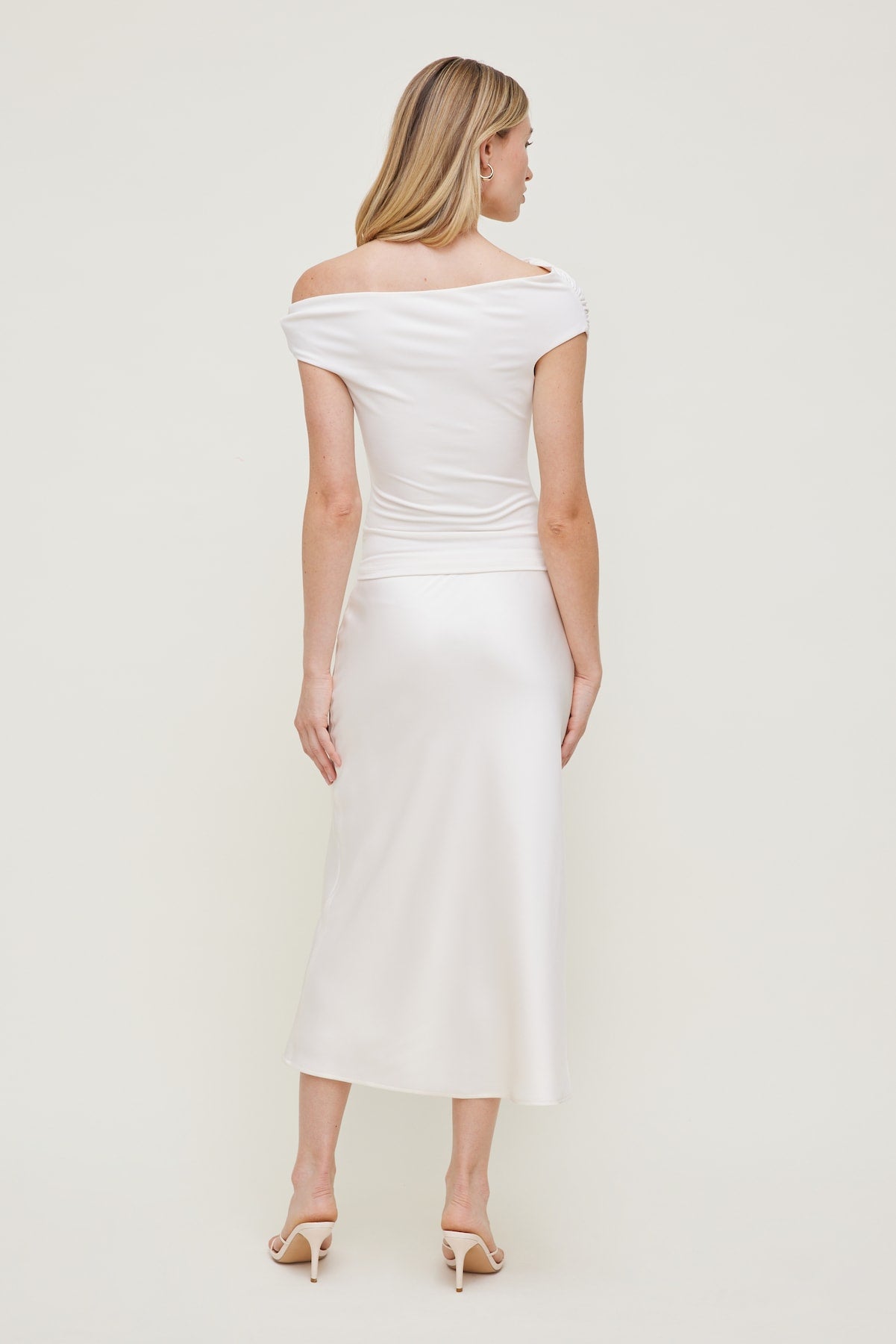 Sculpt Buckle Detail Top White - Dynamite