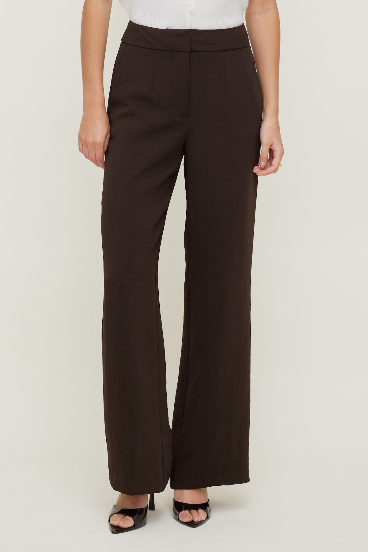 Yasmin Airflow Straight Leg Pants Brown - Dynamite