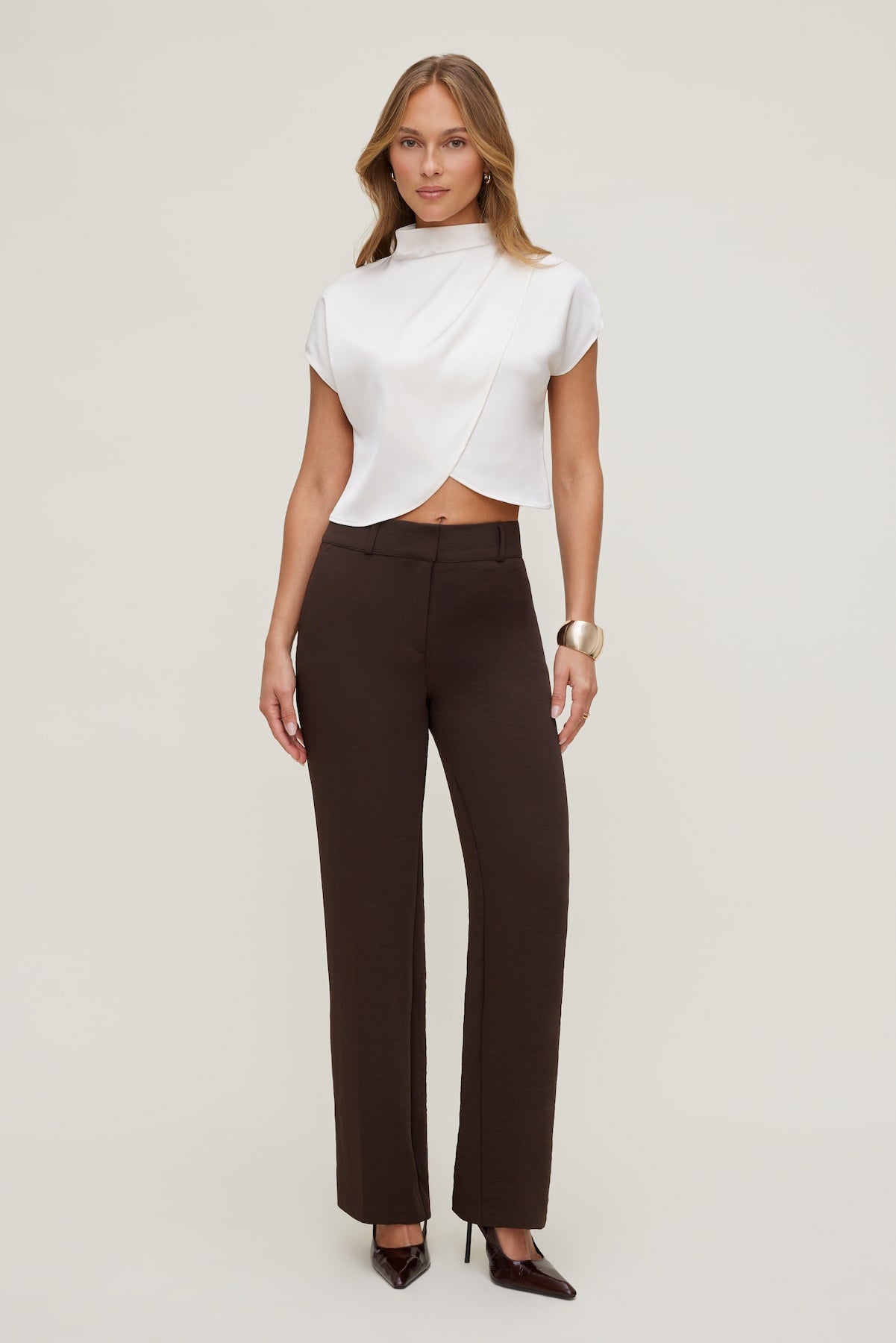 Camelia Airflow Clean Straight Leg Pants Brown - Dynamite