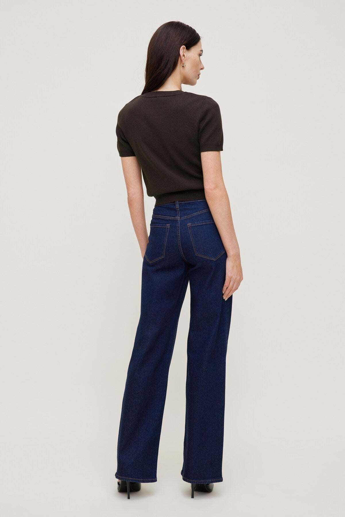 Clara Short Sleeve Sweater Brown - Dynamite